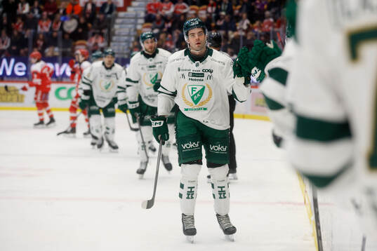 Färjestads Viktor Lodin jublar