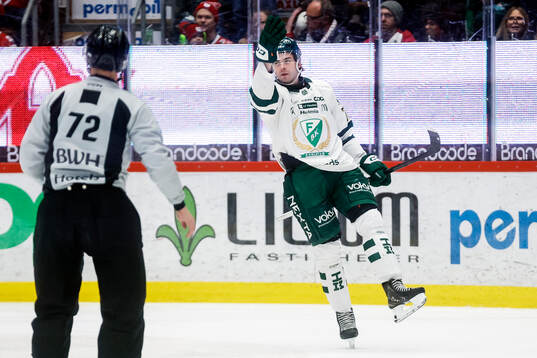 Färjestads Viktor Lodin jublar