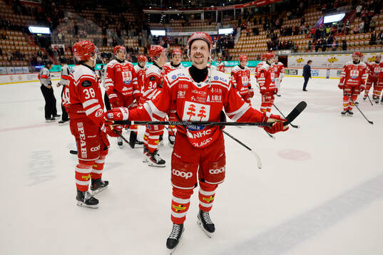 Timrås Jonathan Dahlén jublar