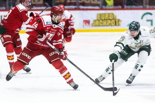 Timrås Emil Pettersson och Färjestads Mikkel Eriksen