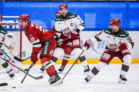 Moras Connor Maceachern och Modos Sebastian Ohlsson