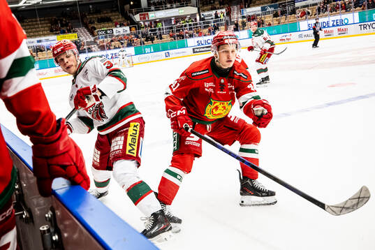 Modos Viktor Persson och Moras Romeo Edvardsen Sörensen