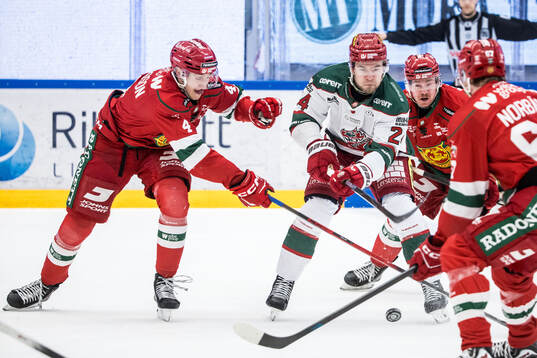 Moras Martin Fransson och Modos Kyle Topping