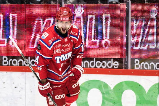 Timrås Emil Pettersson jublar