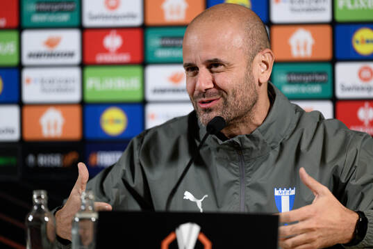 Head coach Miguel Angel Ramirez