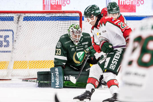 Färjestads målvakt Emil Larmi