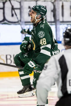 Färjestads Filip Roos jublar
