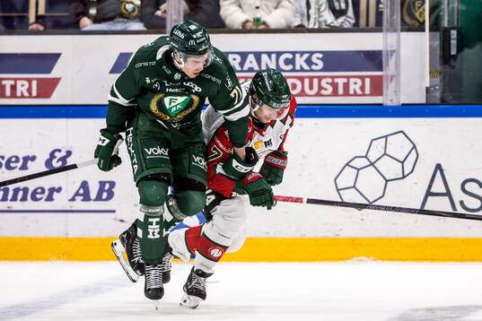 Färjestads Viktor Lodin och Frölundas Henrik Tömmernes