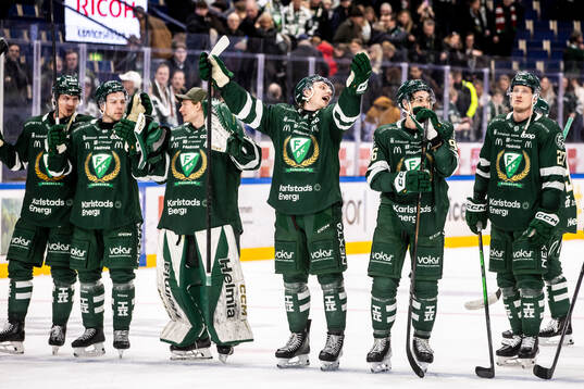 Färjestads spelarna jublar