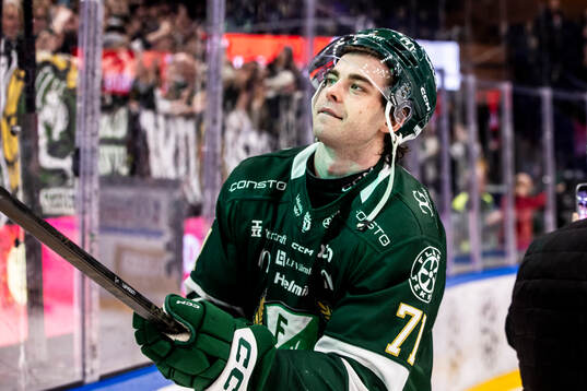Färjestads Viktor Lodin jublar