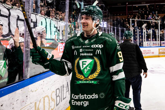Färjestads Marian Studenic jublar