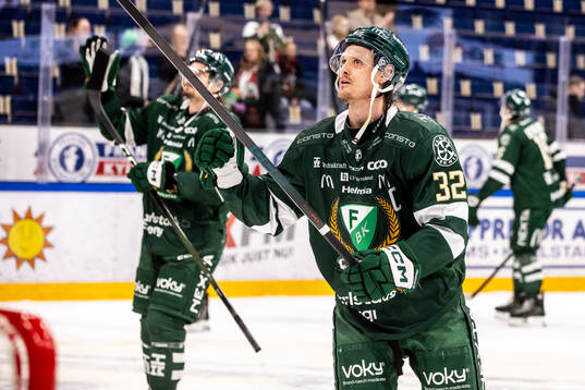 Färjestads Magnus Nygren jublar