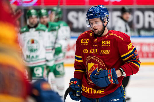 Djurgårdens Mathias Emilio Pettersen deppar