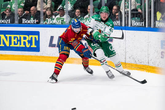 Djurgårdens Håvard Salsten och Rögles Gregor Biber