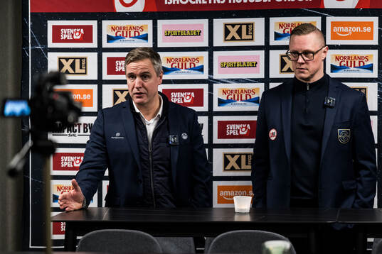 Rögles tränare Dan Tangnes och Djurgårdens tränare