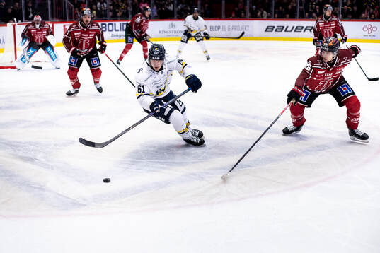 HV71s Axel Rindell och Örebros Svante Sjödin
