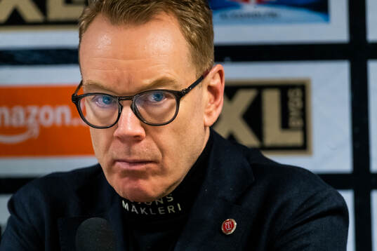 Örebros tränare Niklas Eriksson deppar på