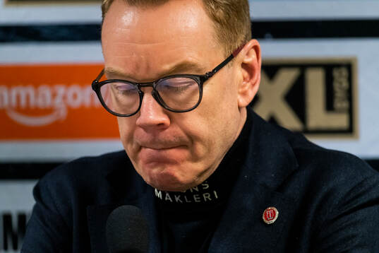 Örebros tränare Niklas Eriksson deppar på