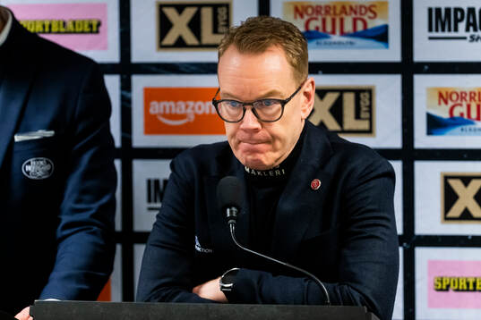Örebros tränare Niklas Eriksson deppar på