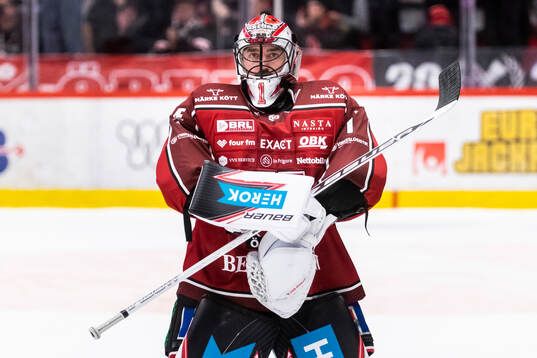 Örebros målvakt Jhonas Enroth deppar