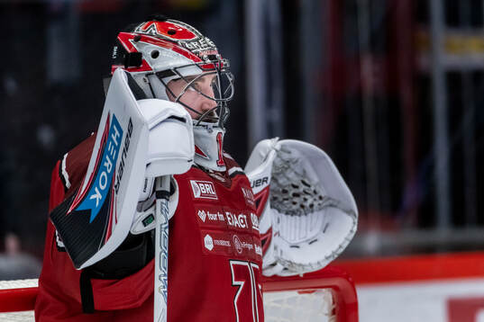 Örebros målvakt Jhonas Enroth deppar