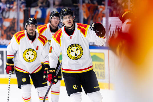 Brynäs Oskar Lindblom jublar