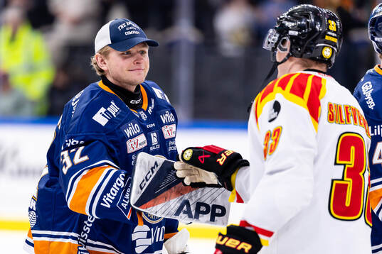Växjös målvakt Ludvig Persson och Brynäs Jakob