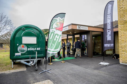 Lunchservering från foodtruck