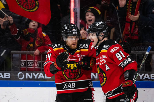 Luleås Brendan Shinnimin och Brian O'Neill jublar