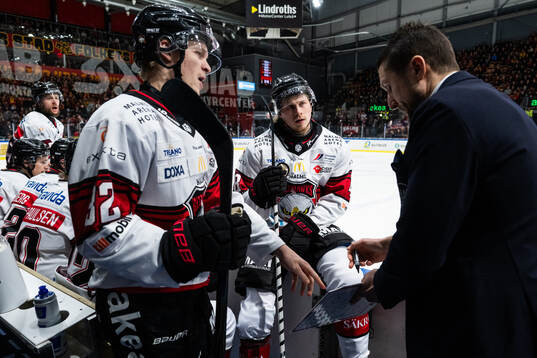 Malmö Redhawks Joona Ikonen, Lauri Pajuniemi och tränare
