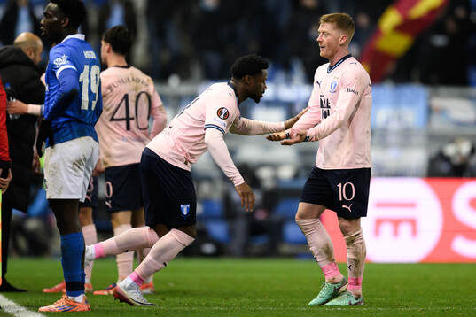 Emmanuel Ekong and Anders Christiansen of Malmö FF