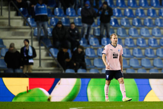 Oscar Lewicki of Malmö FF looks dejected