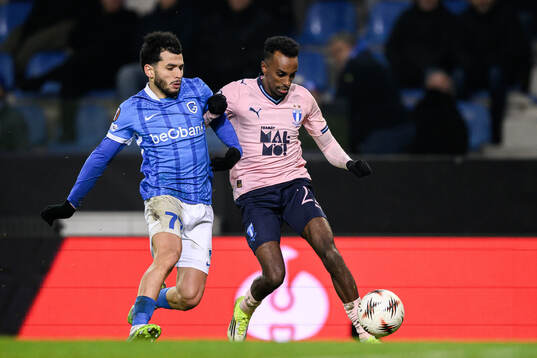 Jarne Steuckers of KRC Genk and Taha Ali of Malmö FF