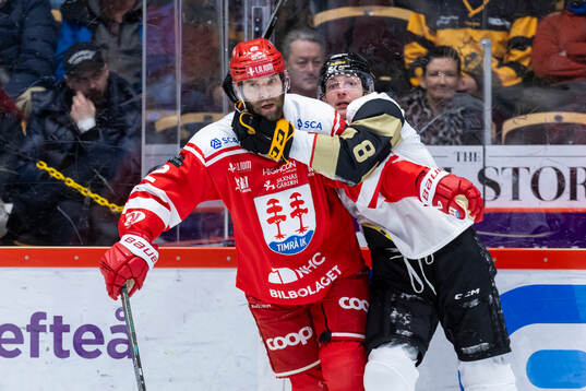 Timrås Per Svensson och Skellefteås Oliver Okuliar