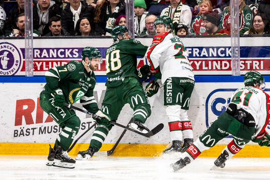 Färjestads Filip Roos och Frölundas Theodor Niederbach
