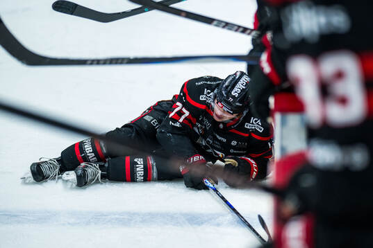Nybros Alex Ciernik har ont