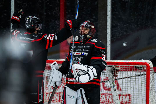 Nybros målvakt Alexander Hellnemo jublar
