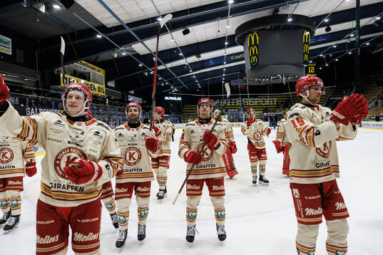 Kalmars spelare jublar
