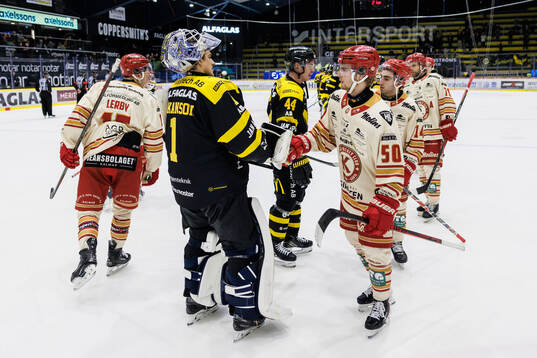 Västerås målvakt Oliver Håkansson och Kalmars Elliot