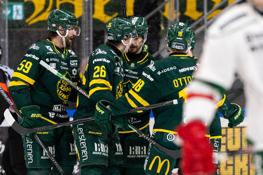 Björklövens Axel Ottosson jublar
