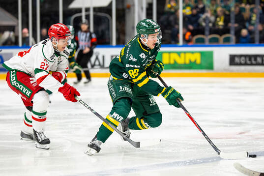 Moras Hampus Larsson och Björklövens Jakob Ihs-Wozniak
