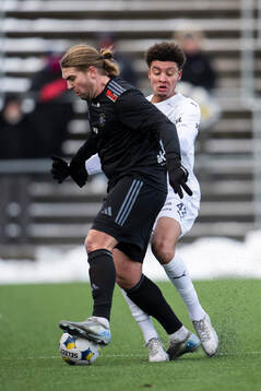 Helsingborgs Femi Awodesu och Ängelholms Charlie Weberg