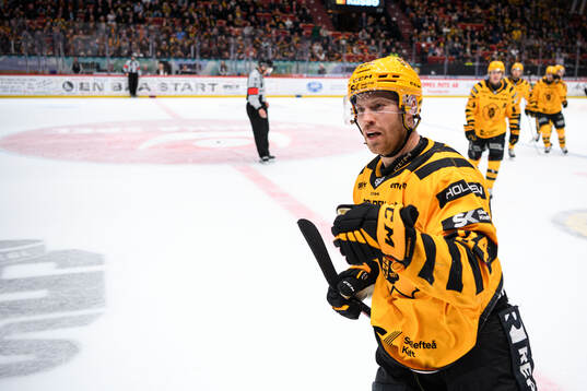 Skellefteås Oscar Lindberg jublar