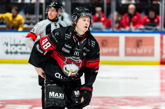 Malmö Redhawks Lauri Pajuniemi har ont