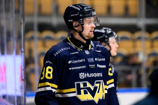 HV71s Hampus Karlsson