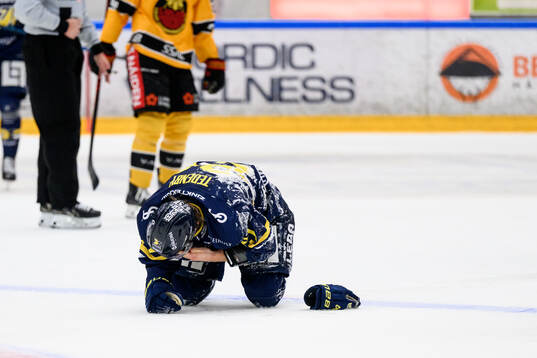 HV71s Mattias Tedenby har ont