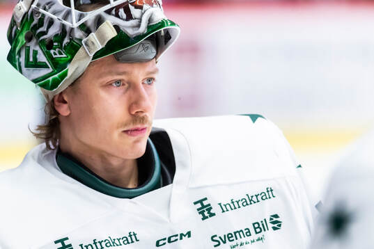 Färjestads målvakt Emil Larmi