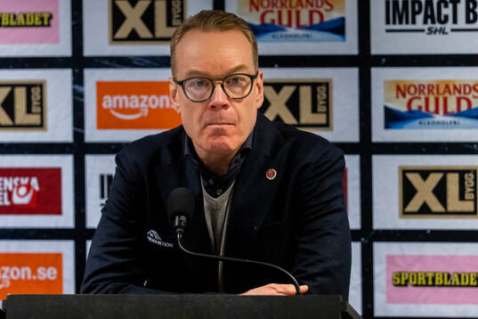 Örebros tränare Niklas Eriksson på presskonferansen