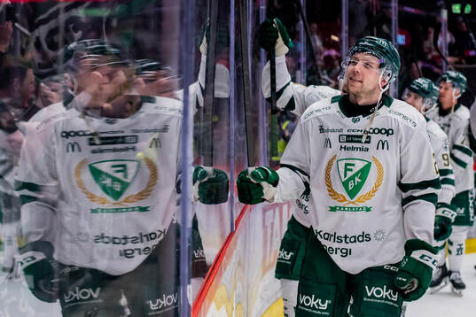 Färjestads Emil Alba jublar