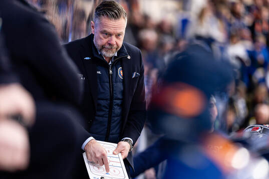 Växjös assisterande tränare Fredrik Hellgren